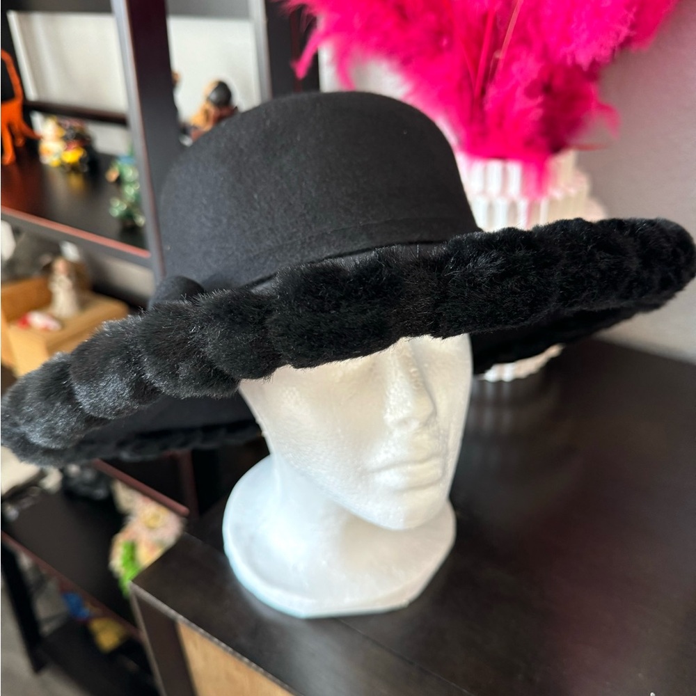 Something Special Black Wool Hat with Faux Fur Trim - Picture 2 of 9